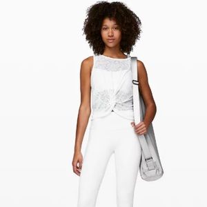 Lululemon breeze through twist tank NWOT